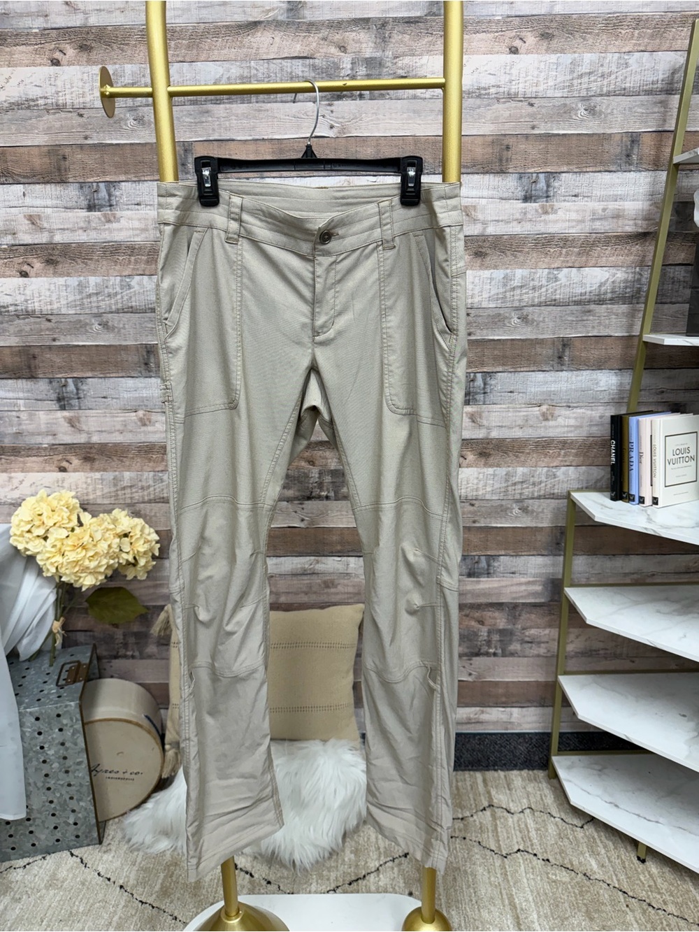 Columbia Sportswear Company beige outdoor cuffed pants 12
